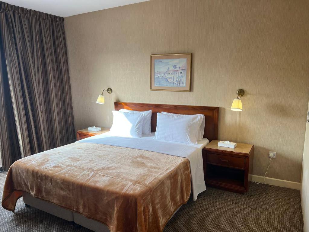 Top Hotel Apartments room photo 1, Al Ain